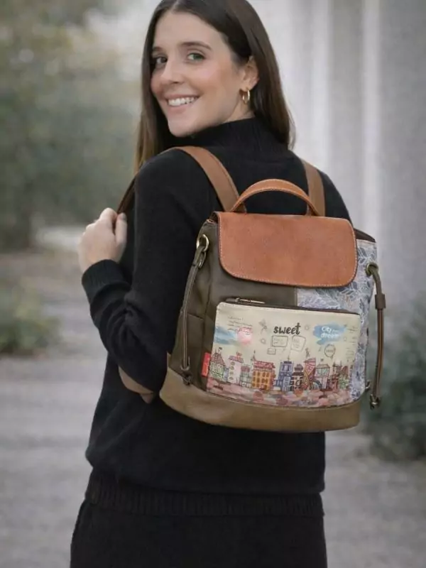 MOCHILA MUÑECA